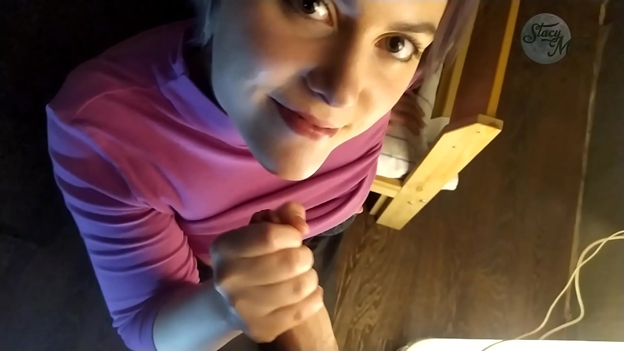 Pornoya malê ya tîpîk a rûsî ya bi dîk û gulpek kûr a baş