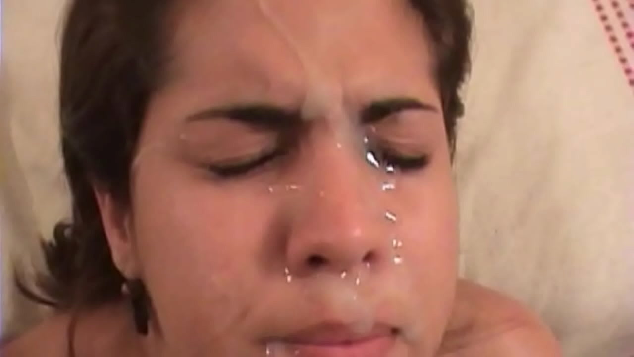 Esmera Latînî ya spehî xwedî seksê tund e