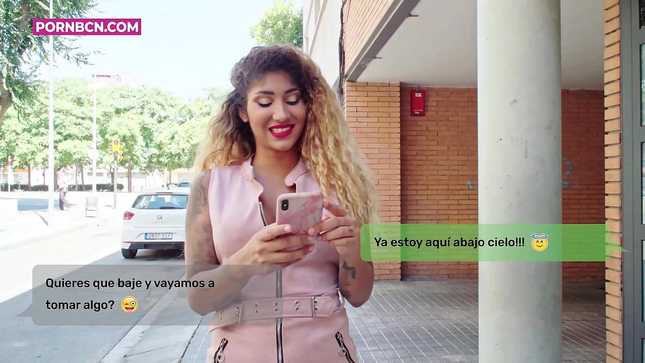 Jina bêbawer dema ku mêrê wê dixebitî, dê bi evîndarê xwe yê ciwan bi dijwarî bixapîne. Latînî bi çîtik û kerê mezin. Venus Aphrodite.