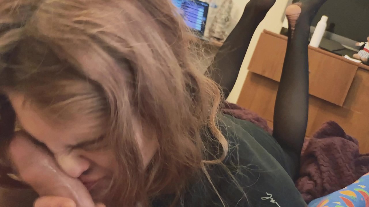 Dîk qirika, pantyhose çirandin û pêlên çiryayî xweş ji bo hevdîtinê